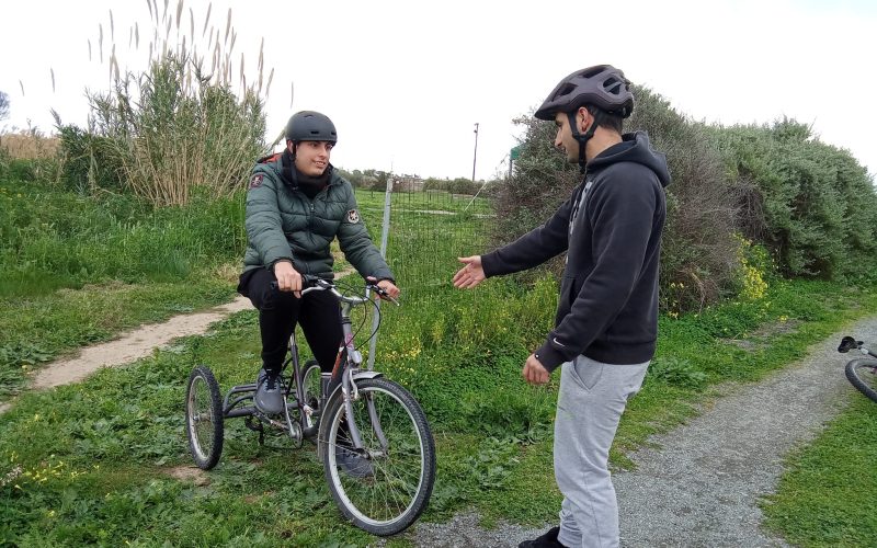 Tommy e la salita: il valore di una mano tesa